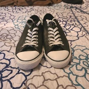 Black Converse size 9.5